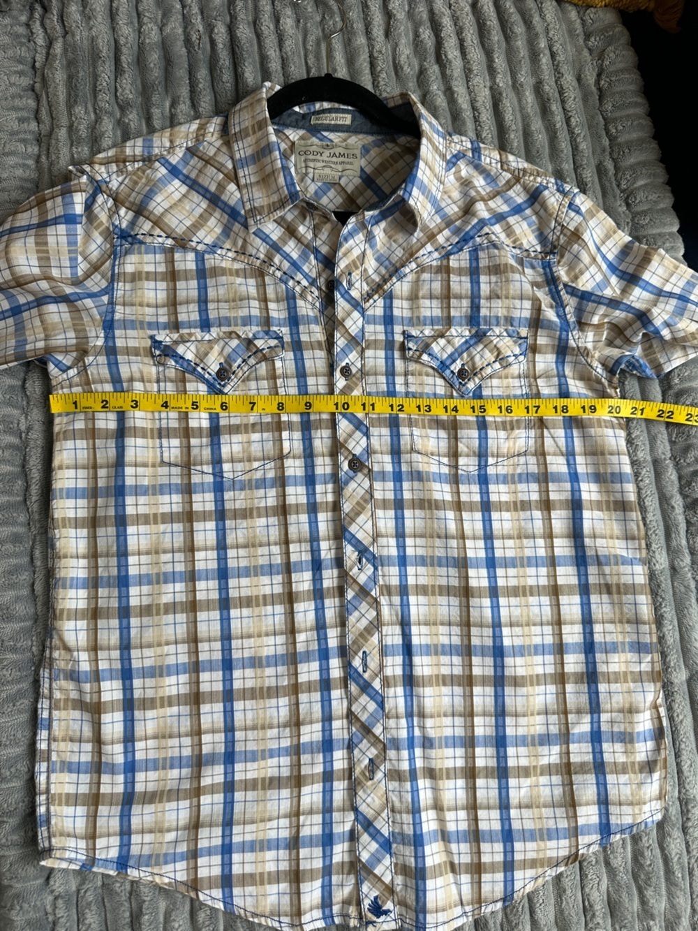 Blue, tan, and white plaid western button up shirt with detail stitching - Picture 6 of 8